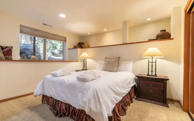 Silver Rock Lodge 5 Bedroom Home