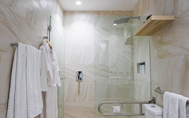 Hotel Puerto Pacífico Guayaquil Airport