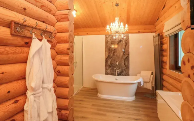 Wainstones Lodge 2
