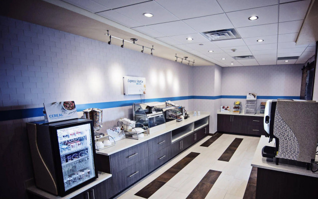 Holiday Inn Express & Suites Edinburg-McAllen Area by IHG