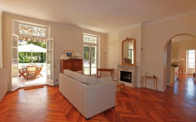 Magnifique appartement d'époque avec Vue Mer 4 personnes avec terrasse Le Port Nice