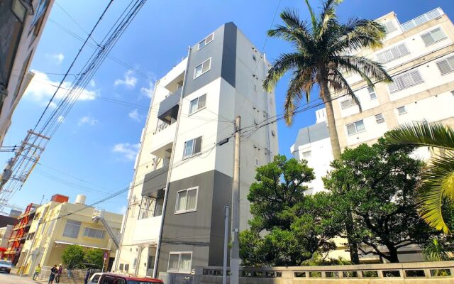 Little Island Okinawa Asahibashi