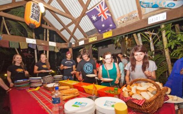 Tropic Days Backpackers