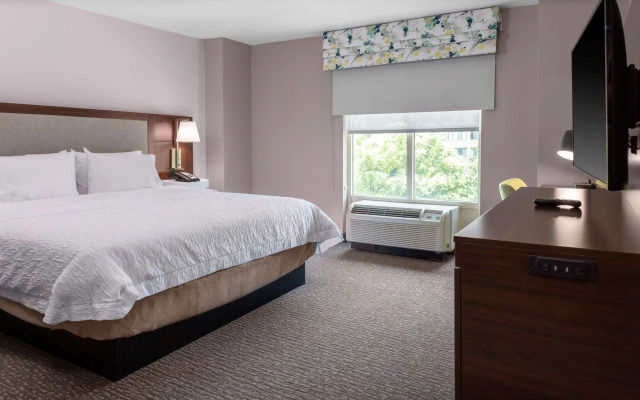 Hampton Inn & Suites Arlington Crystal City DCA