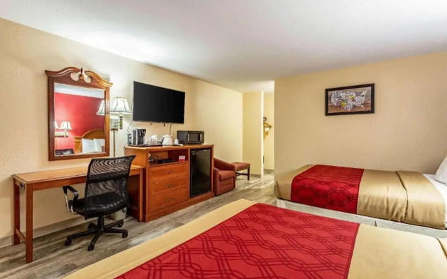 Econo Lodge Inn & Suites Santa Rosa