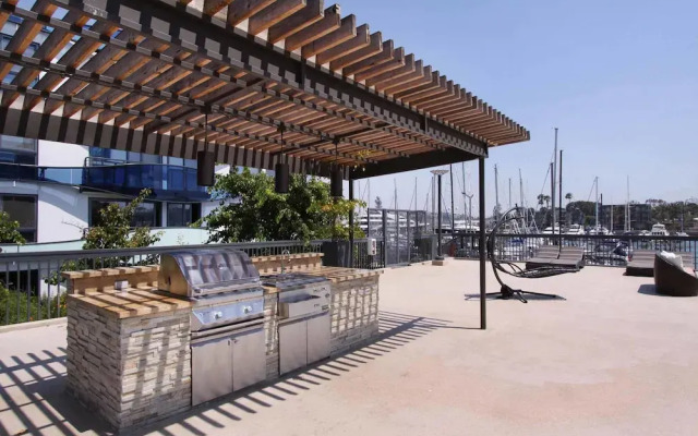 Waterfront Suites At Marina Del Rey