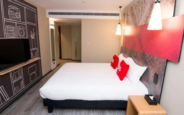 ibis Luoyang Baolong Square Hotel