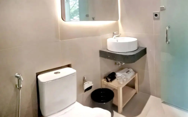 Spot 43 Cafe and Hotel