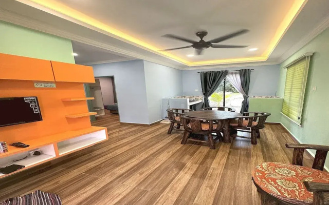 Capital O 90949 Pelangi Beach Resort Mersing