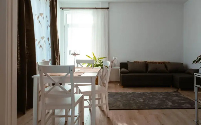 Solomon Apartments ap 1