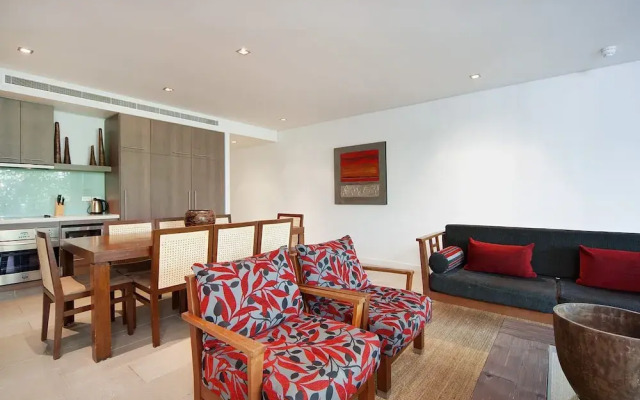Private Sea Temple Apartment 213