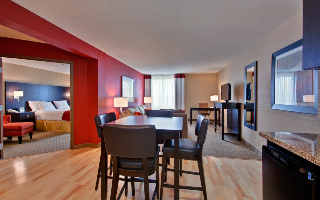 Holiday Inn Express & Suites Chatham South, an IHG Hotel