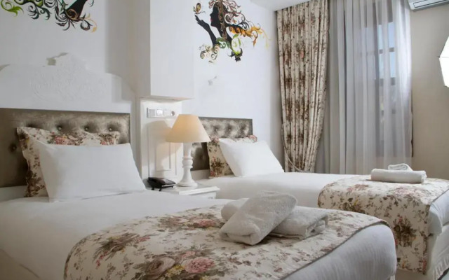 Ozkavak Hotel Kaleici