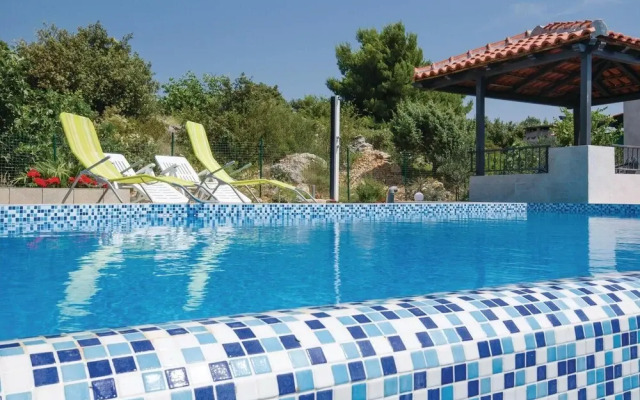 Stunning Home in Sevid With Wifi and 4 Bedrooms