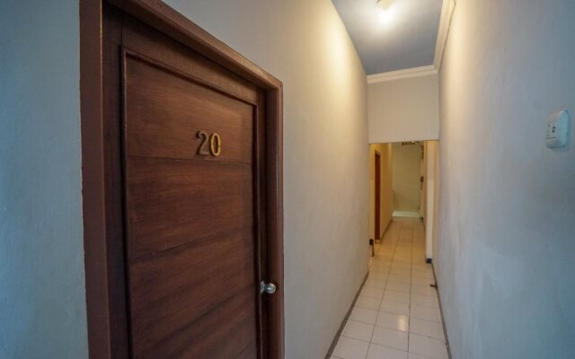 Hotel Central By OYO Rooms