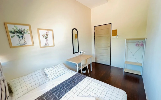 myRoom at 14 J Mandalay