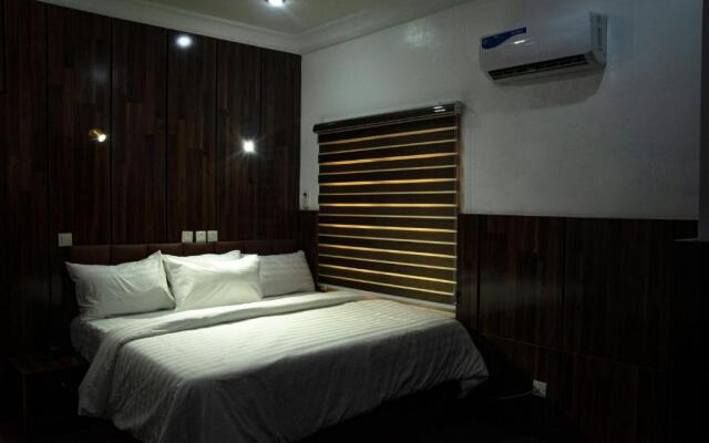 Enland Suites & Apartments