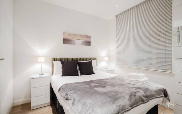 Trafalgar Square by Excel Apartments