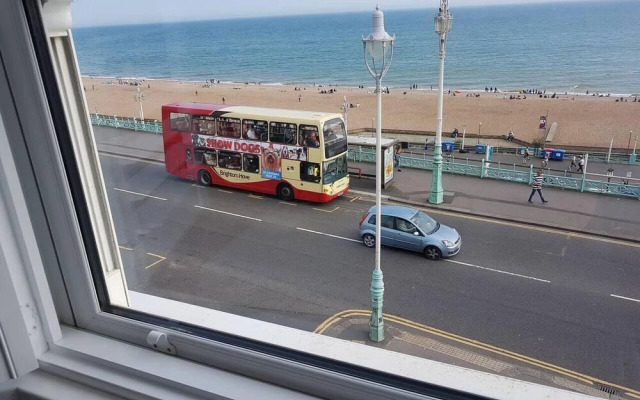 Direct Sea Views, Seafront Location & Free Parking