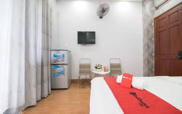 Reddoorz Plus @ Huynh Tan Phat