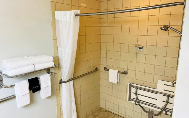 Quality Inn & Suites Sequim at Olympic National Park