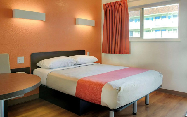 Motel 6 Mammoth Lakes, CA