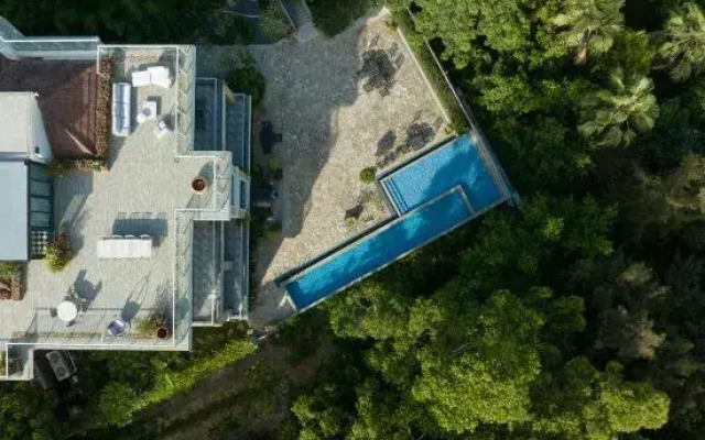 Seaside Seclusive Mansion