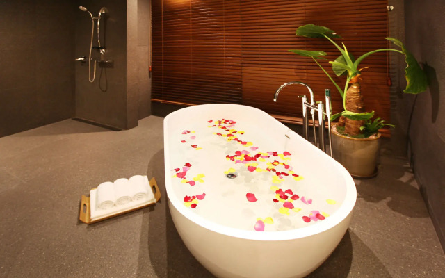 Vine Hotel