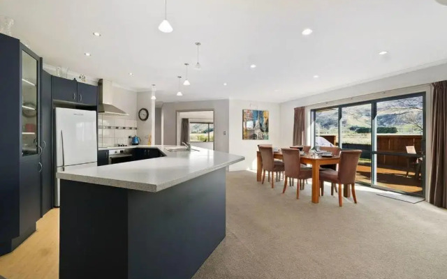 Seldom Inn - Cromwell Holiday Home