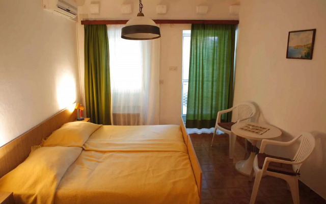Apartment Milu - 80 m from sea: A1 Cavtat, Riviera Dubrovnik