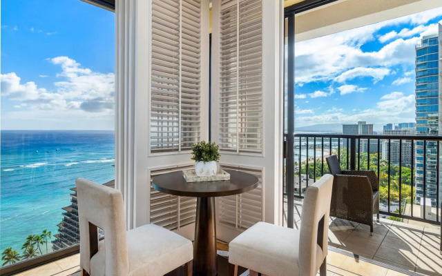 Oceanview Penthouse Suite