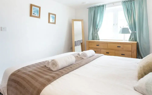 Tus Nua Cottage