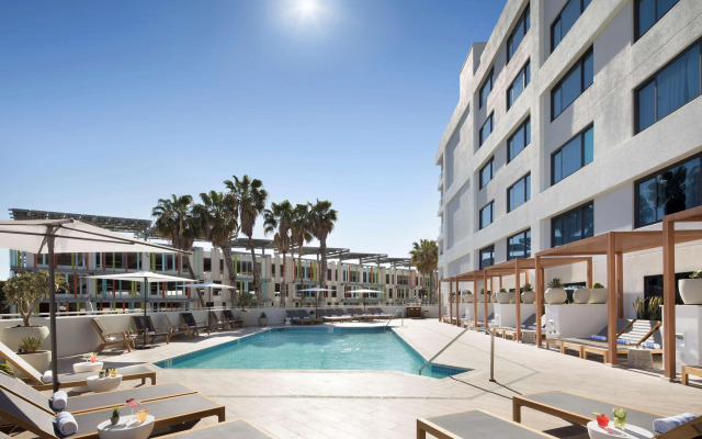 Hilton Santa Monica Hotel & Suites