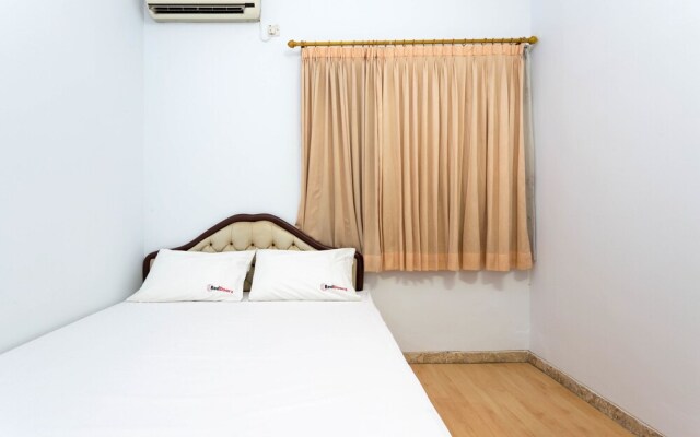 RedDoorz Karet Genteng Ijo