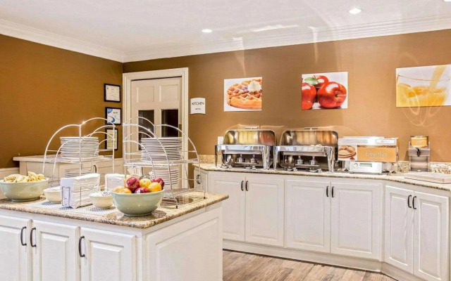 Quality Suites Atlanta Buckhead Village North