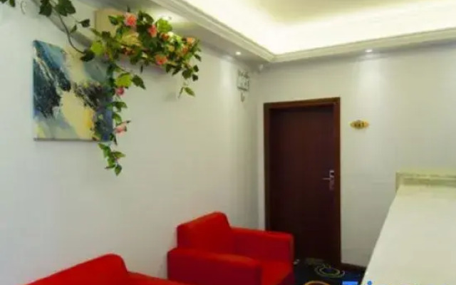 Nanchang Hongshun Hotel (Shuanggang Subway Station Branch)