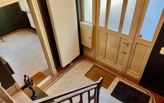 A L'ombre De La Croisette