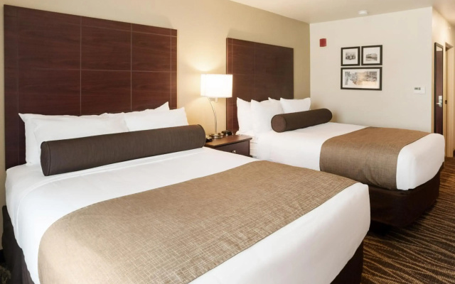 Cobblestone Hotel & Suites - Appleton International Airport