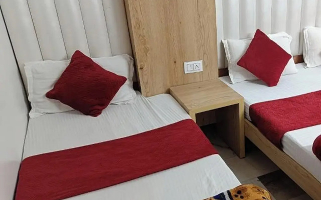 Hotel Shree Sai Dham Near New Delhi Railway Station, Paharganj