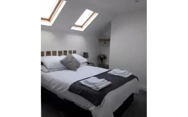 Molyneux Apartments