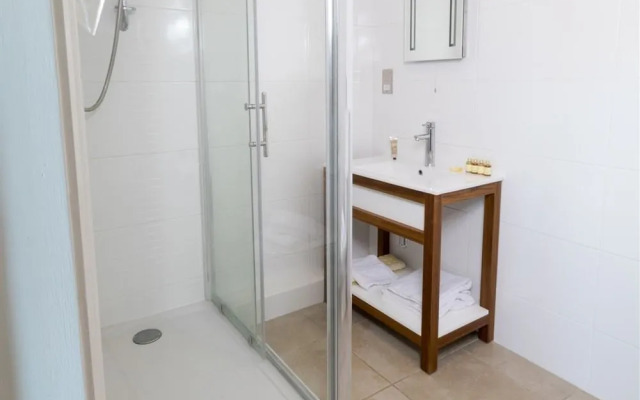 Three Horseshoes Inn