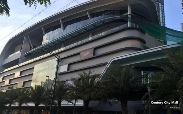 Lorenzzo Suites Hotel