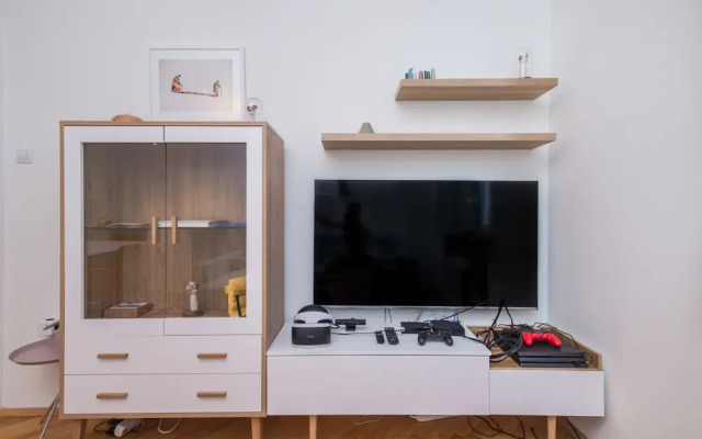 FM Luxury 1-BDR Apartment - Designer Business