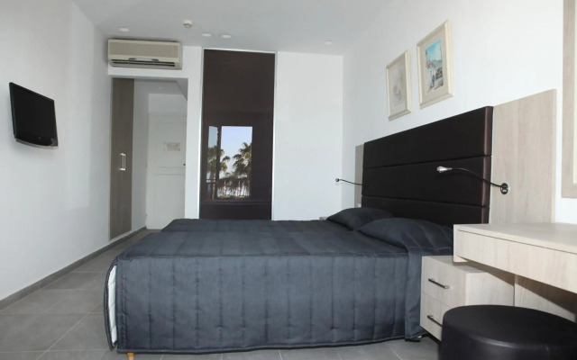 Dionysos Central Hotel