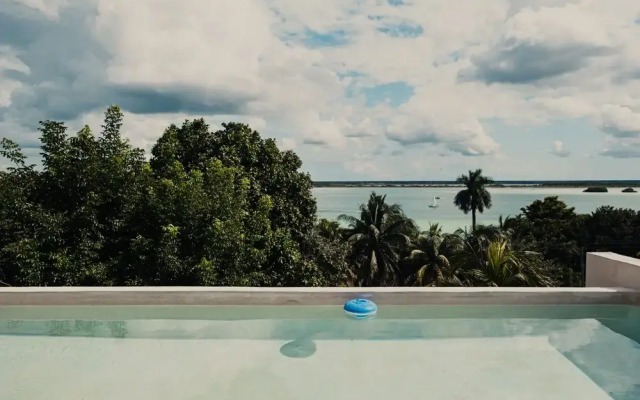 Royal Palm Bacalar Cabañas & Lagoon Club