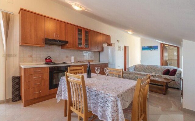 Nice Home in Poljana With Wifi and 4 Bedrooms