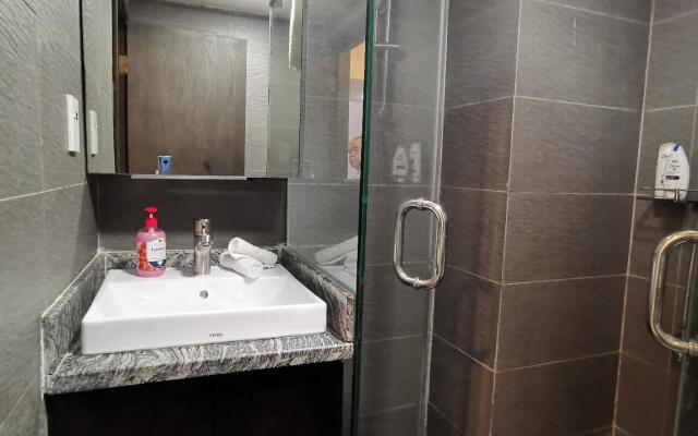 Sunshine Lofts with balcony 5 min to Bui Vien