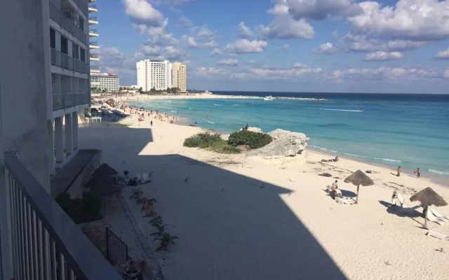 Room-ocean View Room #1202near The Clubs