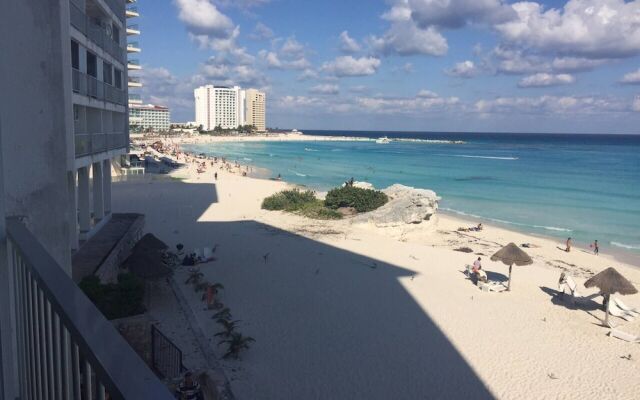 Room-ocean View Room #1202near The Clubs