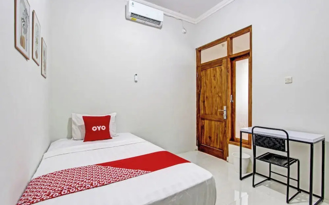 OYO 92757 Ndalem Pusponyidro Syariah